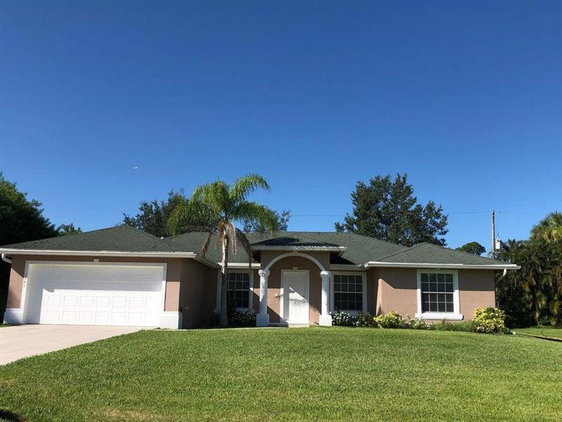 2282 SW Natema Rd in Port St. Lucie, FL - Building Photo