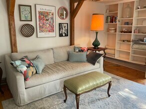 14 High St in East Lyme, CT - Foto de edificio - Building Photo