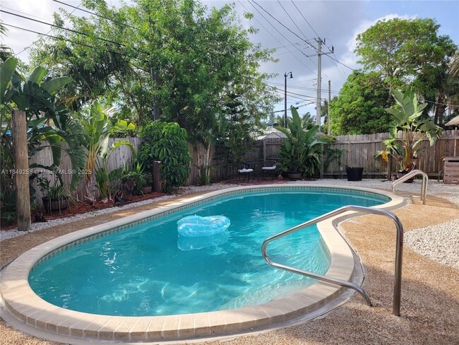 2560 NE 8th Terrace in Pompano Beach, FL - Building Photo - Building Photo