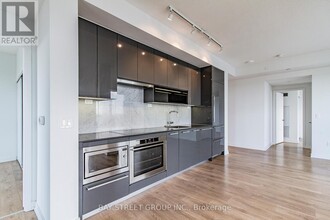 117-2117 McMahon Dr in Toronto, ON - Building Photo - Building Photo