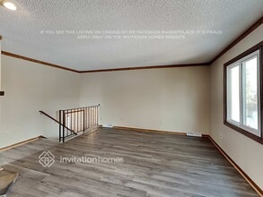 11932 Pennsylvania Ave N in Champlin, MN - Foto de edificio - Building Photo