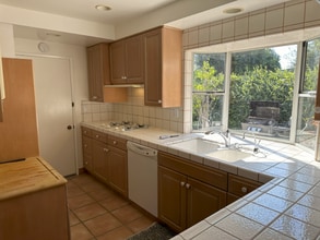 3014 Persimmon Pl in Fullerton, CA - Building Photo - Building Photo