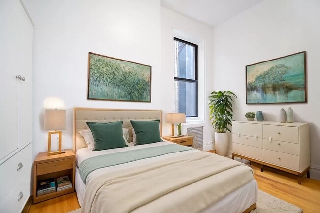 90 Bank St in New York, NY - Building Photo - Building Photo