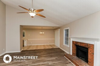 2528 Country Lake Cir in Powder Springs, GA - Foto de edificio - Building Photo