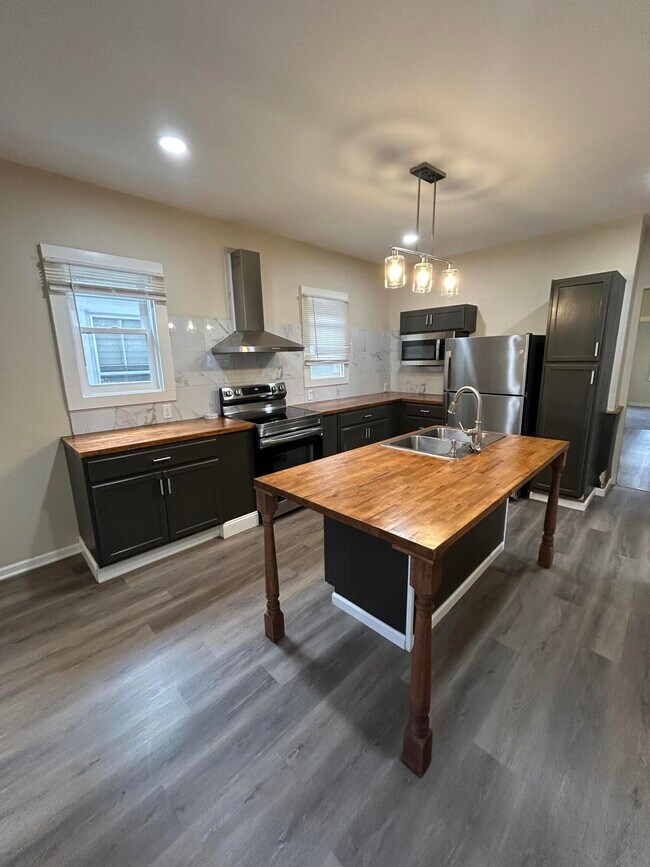 1424 N 23rd St in Milwaukee, WI - Building Photo - Building Photo