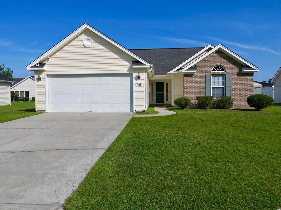 109 Governors Loop in Myrtle Beach, SC - Building Photo