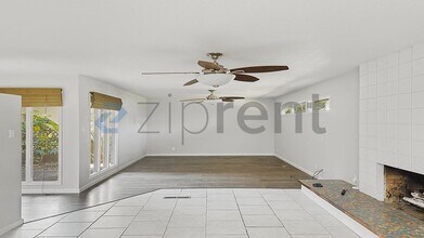 5544 N Poplar Ave in Fresno, CA - Building Photo - Building Photo