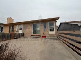 1080 N 18th St in Laramie, WY - Building Photo