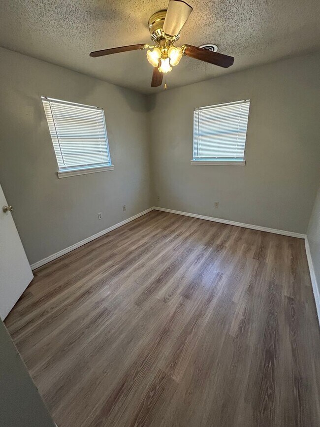 1610 58th St in Lubbock, TX - Building Photo - Building Photo