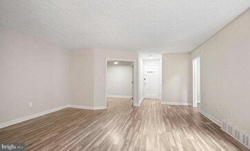 2325 42nd St NW in Washington, DC - Building Photo - Building Photo