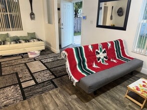 2452 Madison St in Hollywood, FL - Building Photo - Building Photo