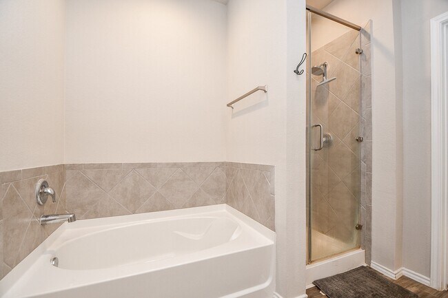 16868 Pink Wintergreen Dr in Conroe, TX - Building Photo - Building Photo