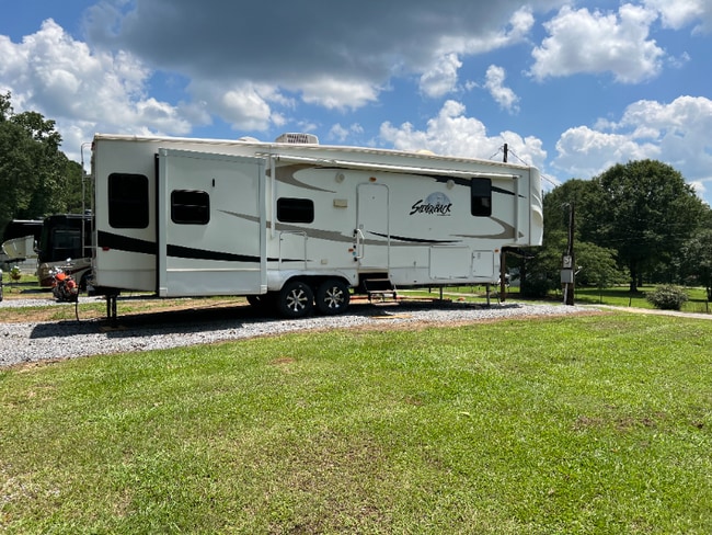 7560 Chelsea Rd in Columbiana, AL - Foto de edificio - Building Photo