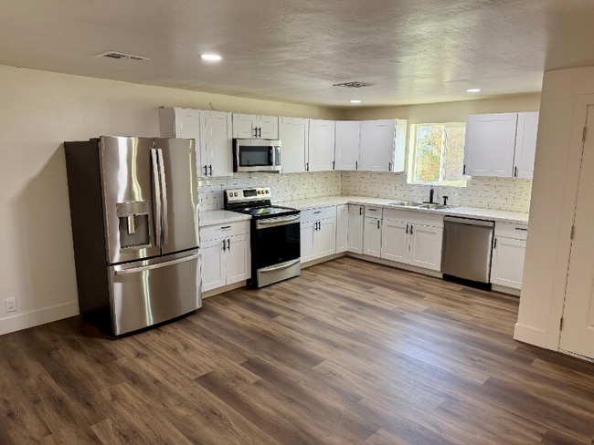 property at 1134 E Brown St