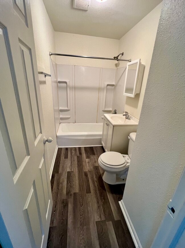 4614 W Stark st, Unit 4614 W Stark in Milwaukee, WI - Foto de edificio - Building Photo