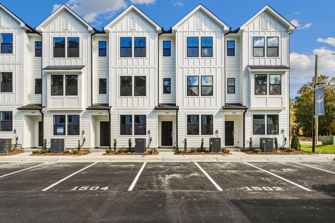 1502 Crescent Townes Wy in Raleigh, NC - Building Photo
