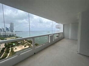 1717 N Bayshore Dr, Unit A-2539 in Miami, FL - Building Photo - Building Photo