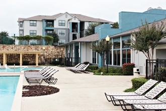 Gateway at Denton - Student Living in Denton, TX - Building Photo - Building Photo