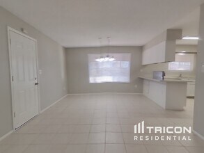 4801 W Larkspur Dr in Glendale, AZ - Building Photo - Building Photo