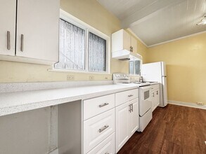 1659 Kino St in Honolulu, HI - Building Photo - Building Photo