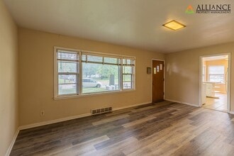 1845 College Heights Rd in Manhattan, KS - Foto de edificio - Building Photo