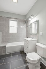 3751 W Irving Park Rd, Unit 1 in Chicago, IL - Foto de edificio - Building Photo