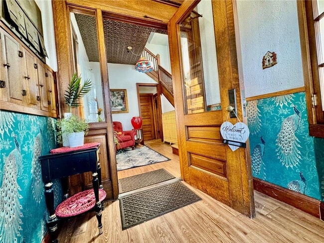 property at 1464 W Minnehaha Ave