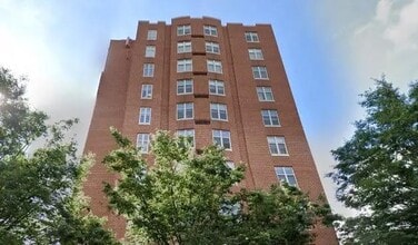 4300 N Carlin Springs Rd in Arlington, VA - Building Photo - Building Photo