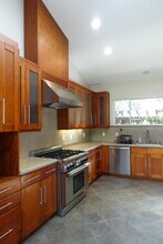 433 Azalea Way in Los Altos, CA - Building Photo - Building Photo