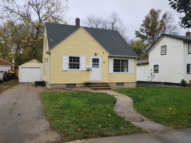 property at 517 9th St NW
