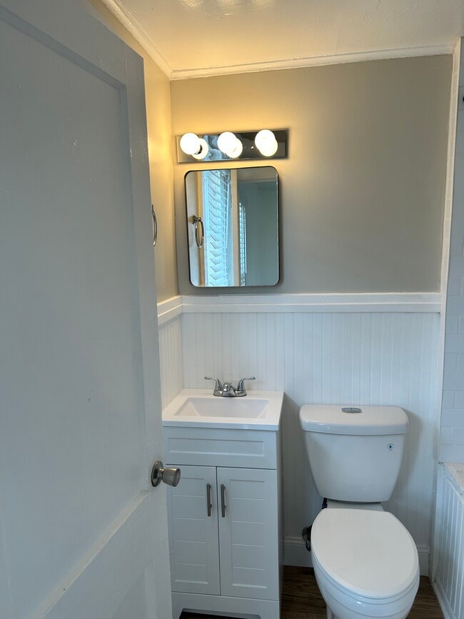 2443 4th Ave N, Unit Upper in St. Petersburg, FL - Building Photo - Building Photo