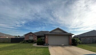 4111 W Mahogany Dr in Fayetteville, AR - Building Photo