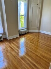 192 S Broadway, Unit 1 in Saratoga Springs, NY - Foto de edificio - Building Photo