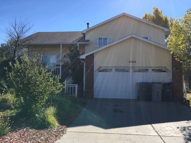 property at 3103 Summit Ct