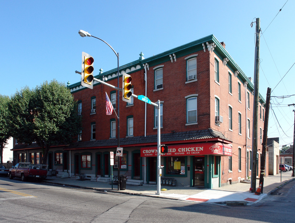 269-275 E Main St in Norristown, PA - Building Photo