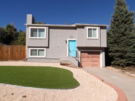 5560 Sacramento Pl in Colorado Springs, CO - Building Photo