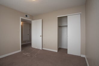 Western Pellicano Apartments in El Paso, TX - Building Photo - Interior Photo