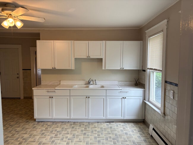 528 Stanley St in New Britain, CT - Building Photo - Building Photo