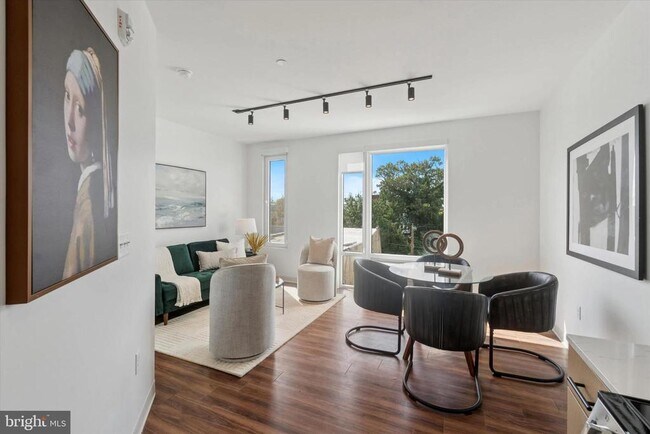 4240 Chestnut St in Philadelphia, PA - Foto de edificio - Building Photo