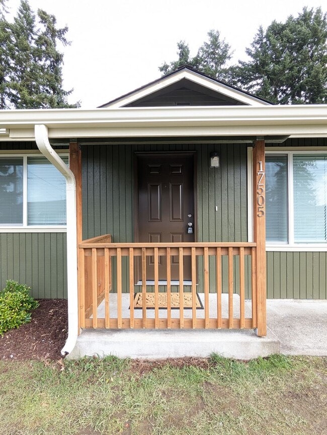 17505-17507 8th Ave E in Spanaway, WA - Building Photo - Building Photo