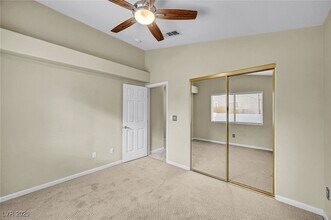 9300 Mt Cash Ave in Las Vegas, NV - Foto de edificio - Building Photo