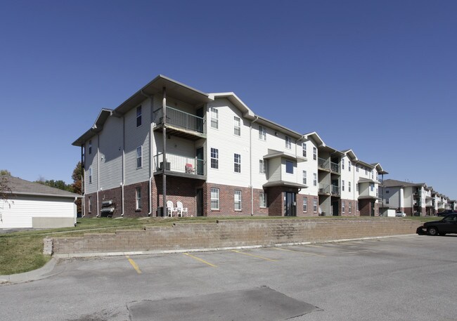 Ashley Square Apartments in Lincoln, NE - Building Photo - Building Photo
