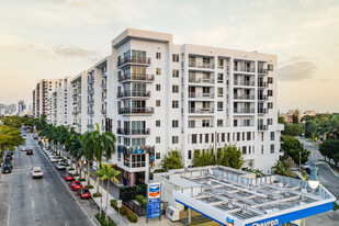 2100 SW 8th St Apartamentos