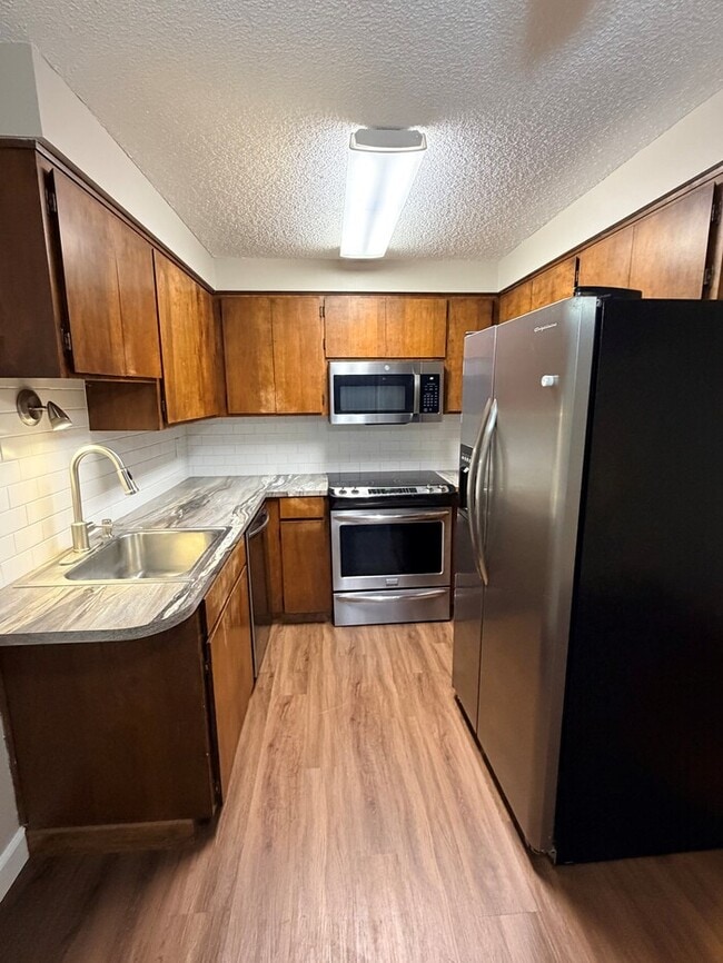 property at 19300 River Rd