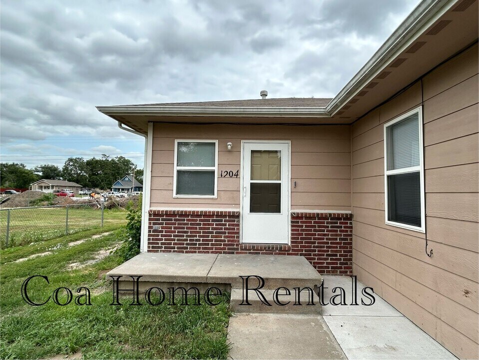 1204 N Indiana Ave in Wichita, KS - Building Photo