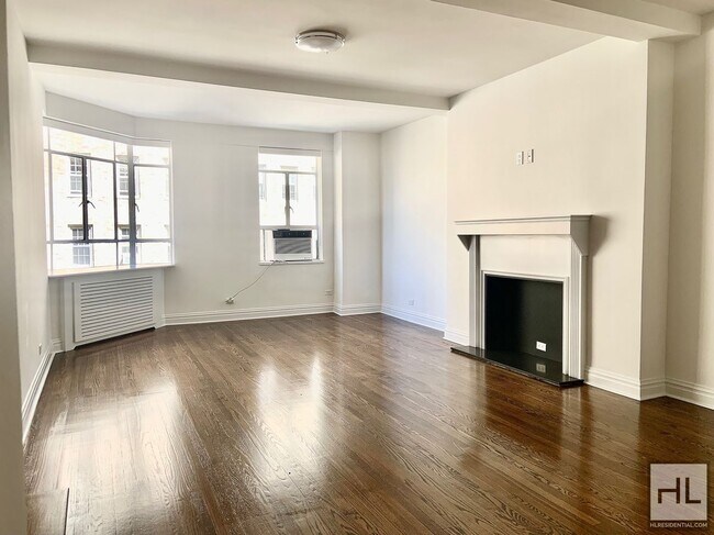 FIFTH AVENUE, Unit 11A in New York, NY - Building Photo - Building Photo