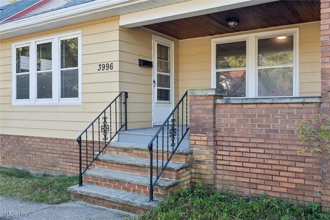 3996 Bluestone Rd in Cleveland Heights, OH - Building Photo - Building Photo