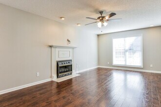 113 Wood Bend Ct in Clayton, NC - Foto de edificio - Building Photo