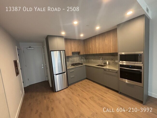 13387 Old Yale Rd in Surrey, BC - Building Photo - Building Photo