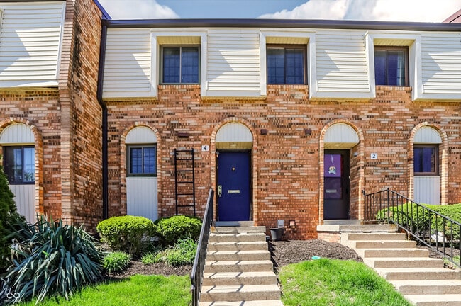 property at 4 Druid Hill Ct